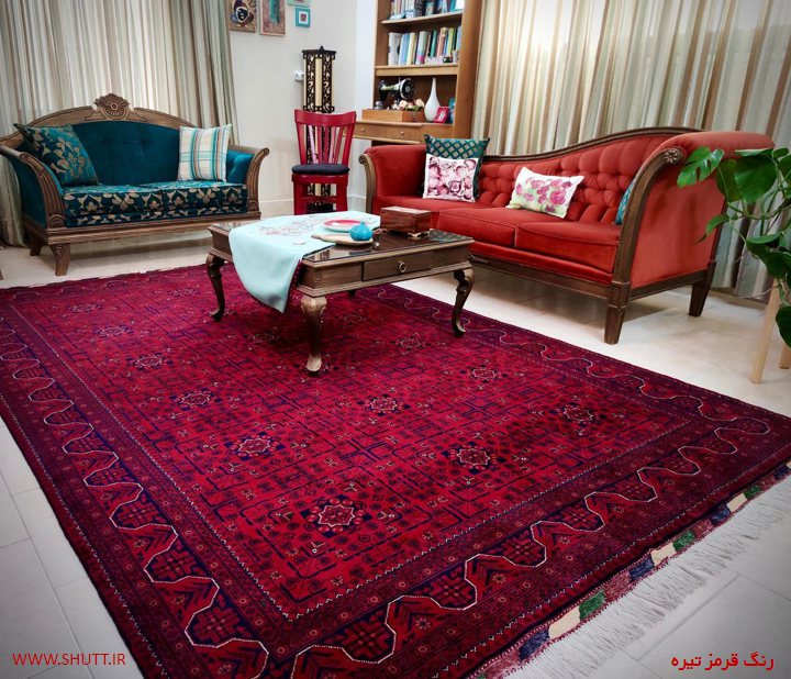 دکوراسیون فرش قرمز تیره